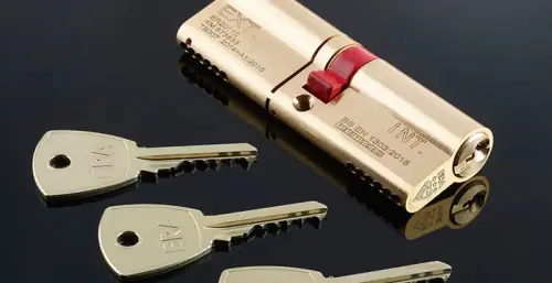 Two Grand Says This Lock Won’t Snap 