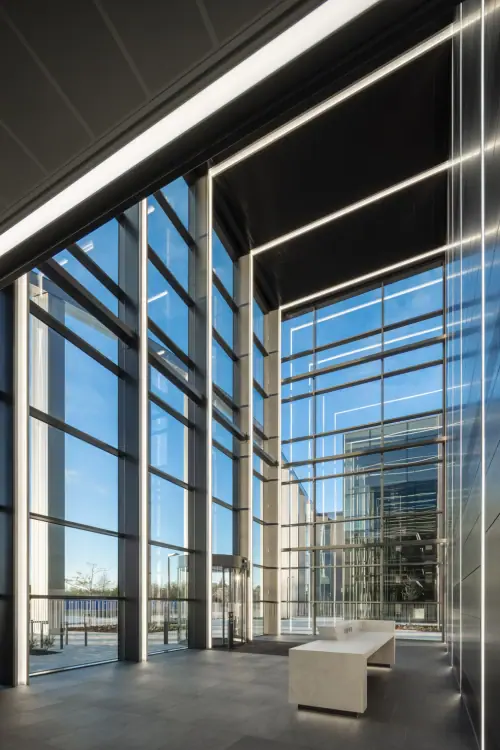 Nice Curves At Cambridge Colonnade