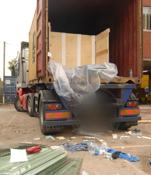 Man Died Unloading Glass – 17 Panes Fell On Him