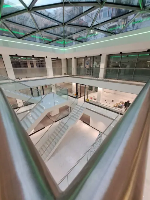 89 Panels Set In Stylish Stairway